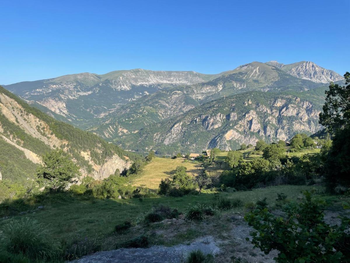 Gite De La Fontaine Gorges De Daluis Экстерьер фото